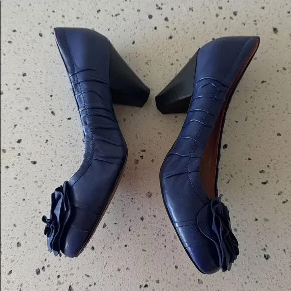 Vince Camuto Blueberry Leather Cone Heels Pumps Rosette Detail Women’s Size 7.5B - Picture 5 of 12